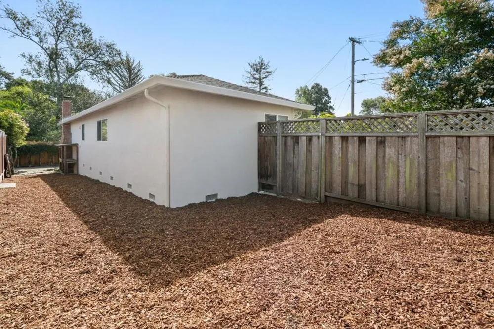 1435 Eastcrest Court Santa Cruz, CA 95062