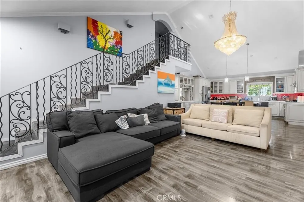6924 Gaviota Avenue Van Nuys, CA 91406