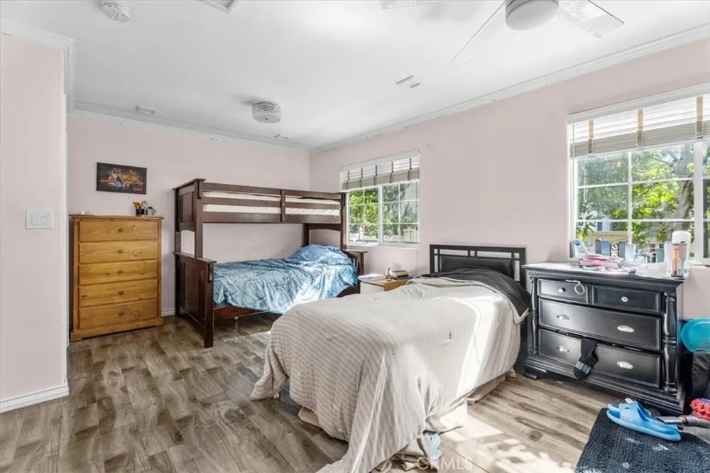 6924 Gaviota Avenue Van Nuys, CA 91406
