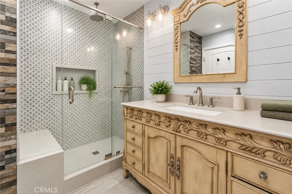 6924 Gaviota Avenue Van Nuys, CA 91406