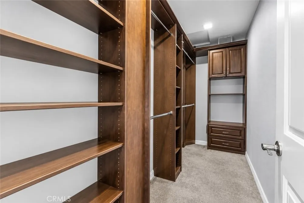6924 Gaviota Avenue Van Nuys, CA 91406