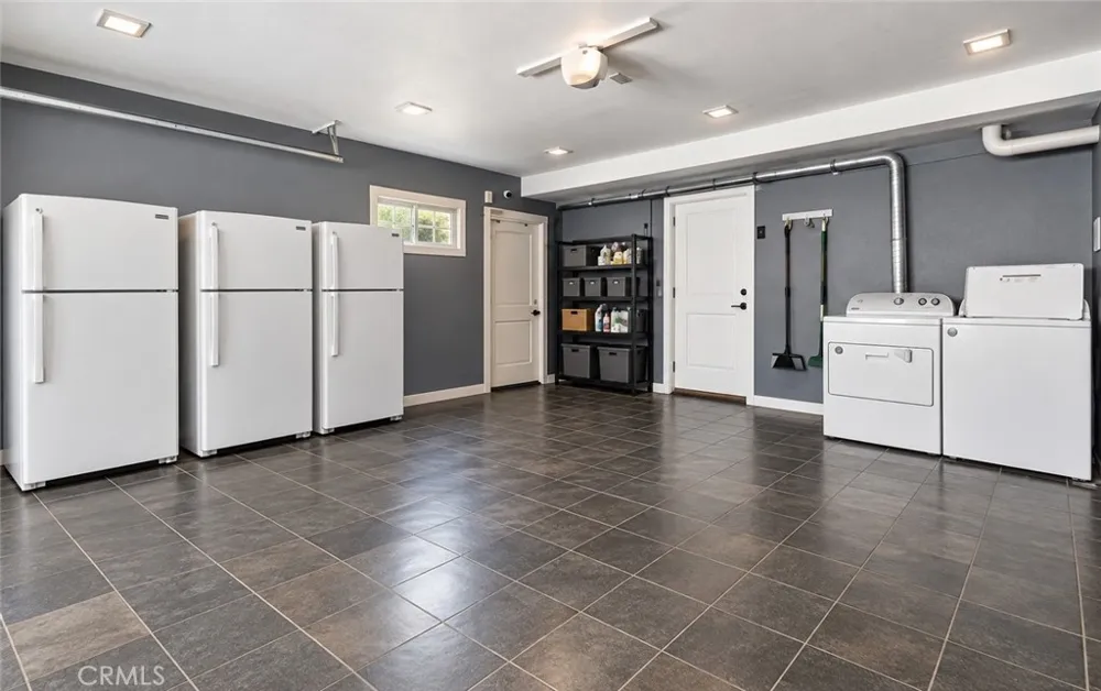 6924 Gaviota Avenue Van Nuys, CA 91406