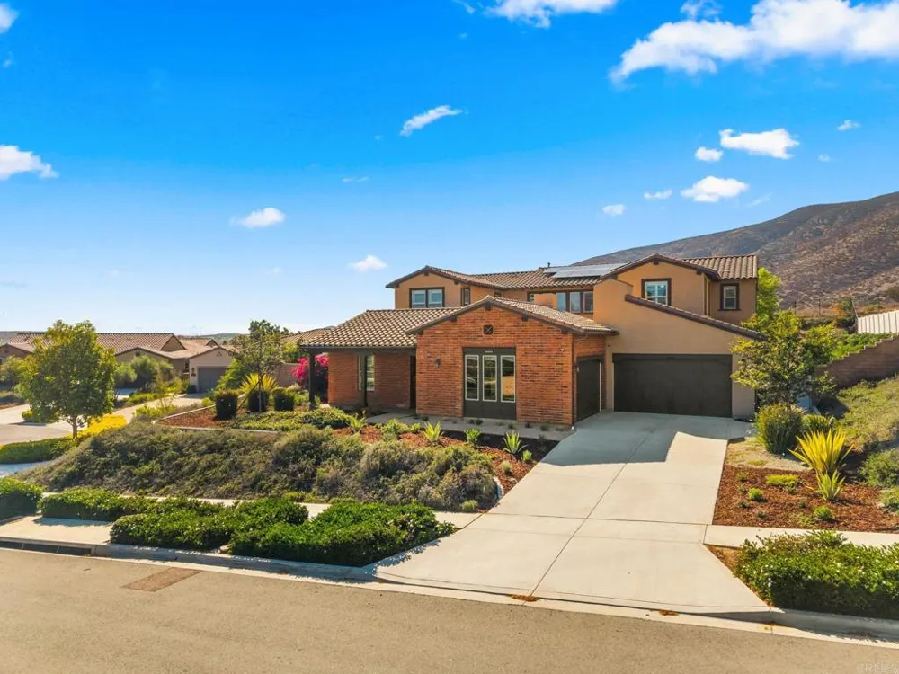 446 Via Maggiore Chula Vista, CA 91914