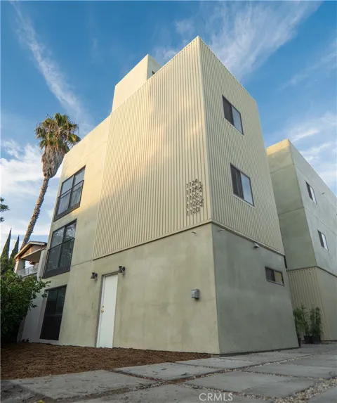 1122 Beachwood #1/2