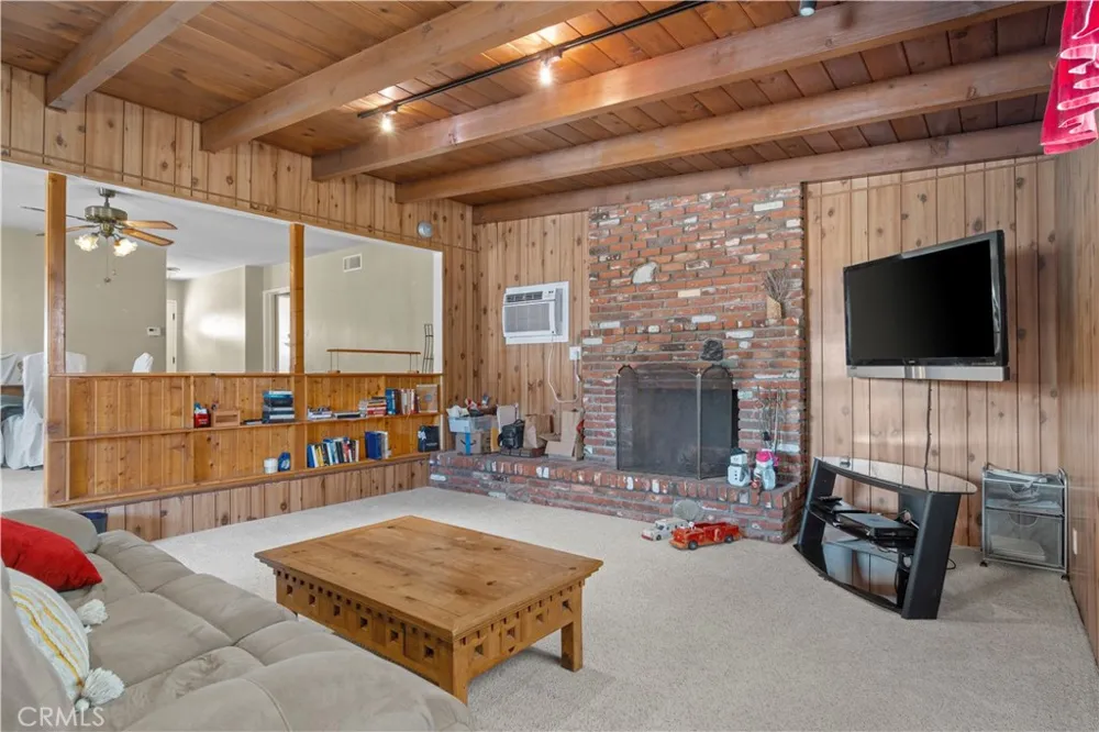 317 S Gardenglen Street West Covina, CA 91790
