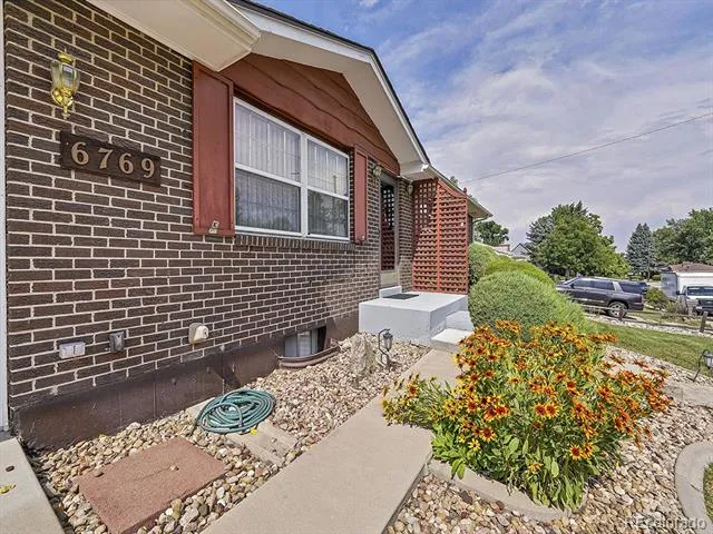 6769 W 70th Avenue Arvada, CO 80003