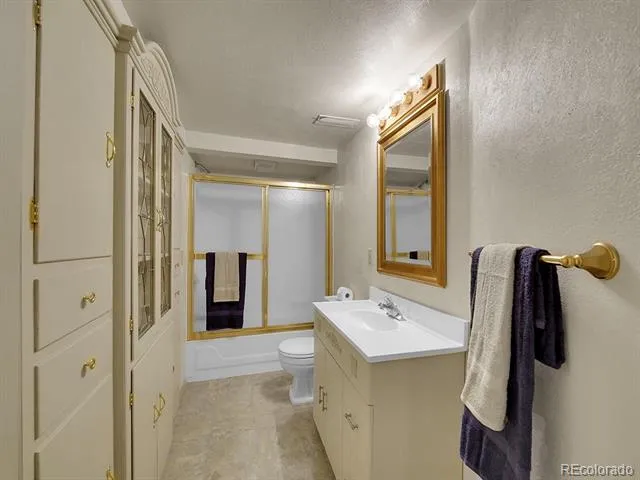 6769 W 70th Avenue Arvada, CO 80003