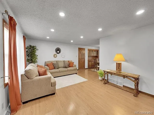6769 W 70th Avenue Arvada, CO 80003