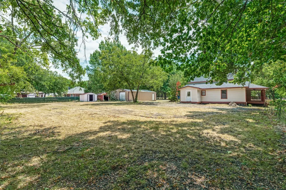 8741 County Road 863 Princeton, TX 75407