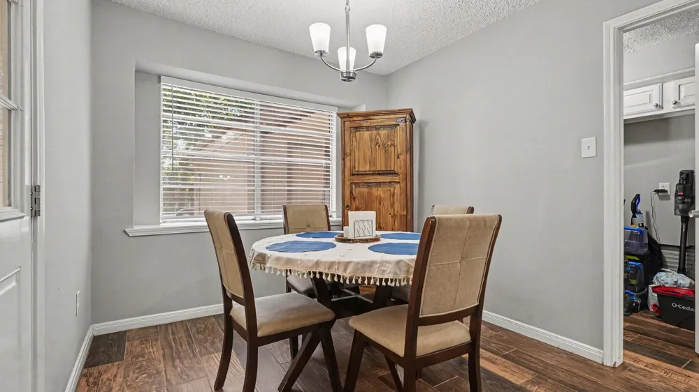 705 Meadowlark Lane Baytown, TX 77521