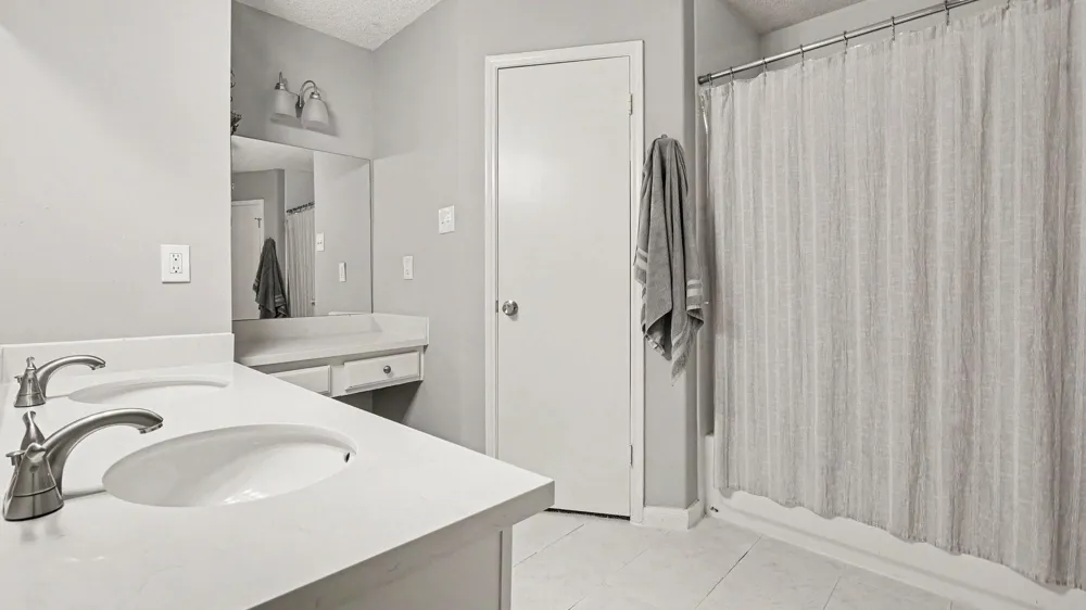 705 Meadowlark Lane Baytown, TX 77521
