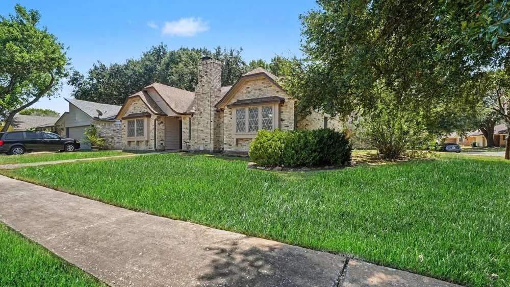 705 Meadowlark Lane Baytown, TX 77521