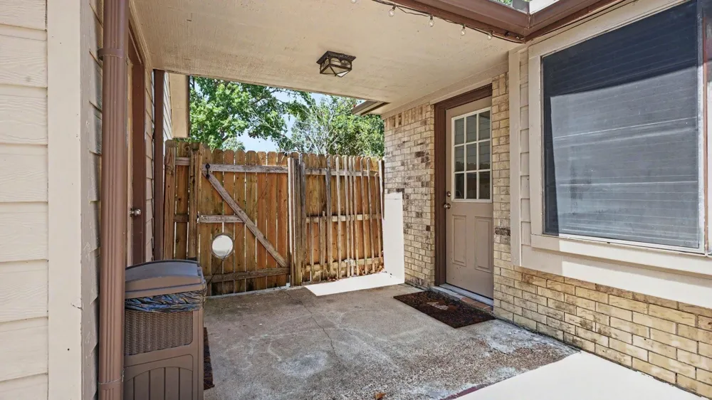 705 Meadowlark Lane Baytown, TX 77521