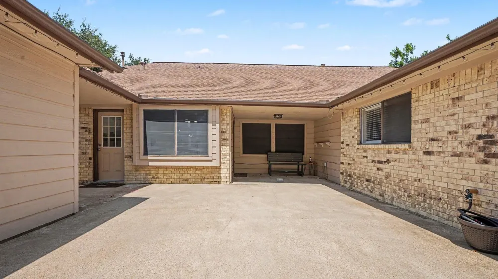 705 Meadowlark Lane Baytown, TX 77521