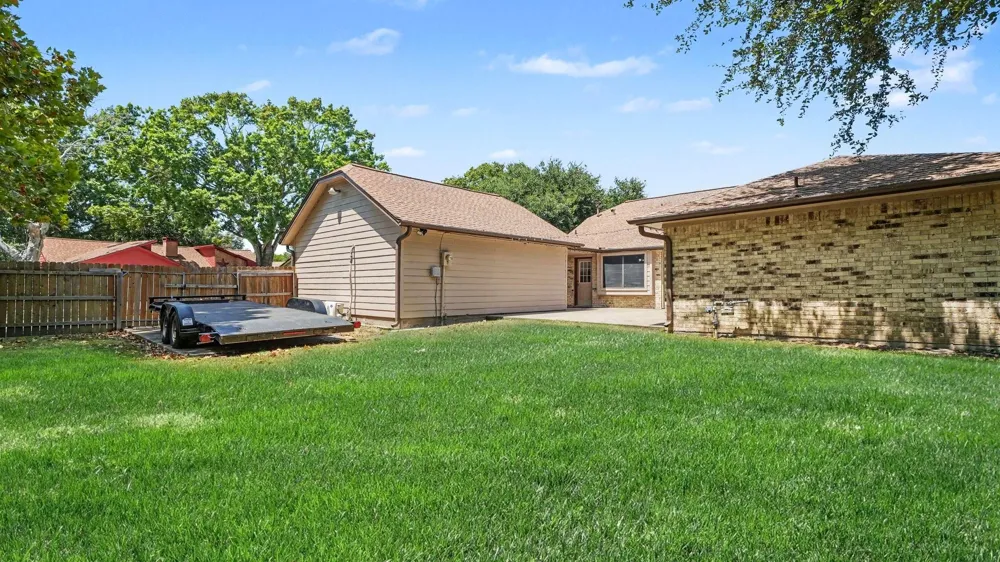 705 Meadowlark Lane Baytown, TX 77521
