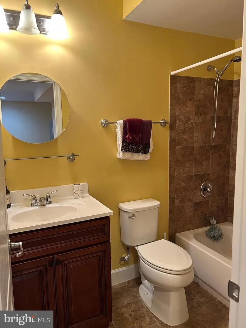 41857 RAWNSLEY DRIVE Ashburn, VA 20148