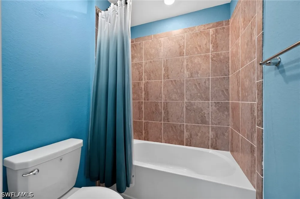 Bluegrass Drive Fort Myers, FL 33916