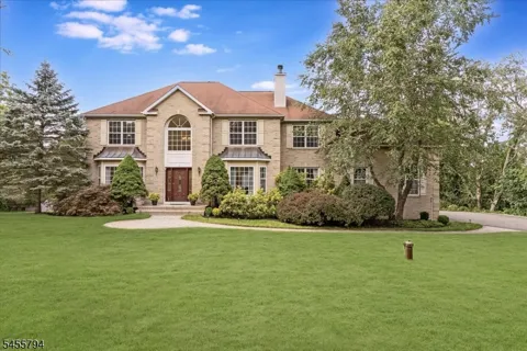 15 Dana Dr