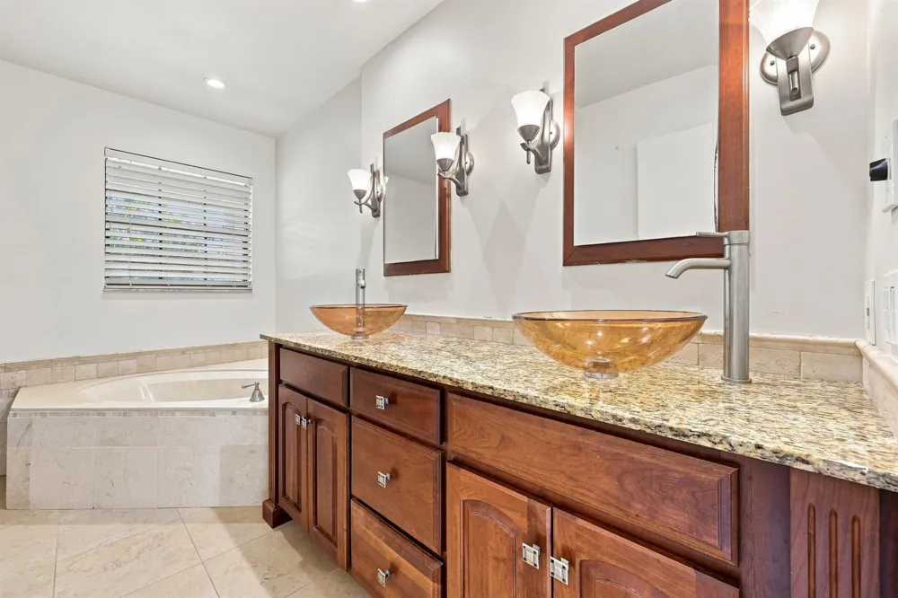 10798 CYPRESS BEND DRIVE Boca Raton, FL 33498
