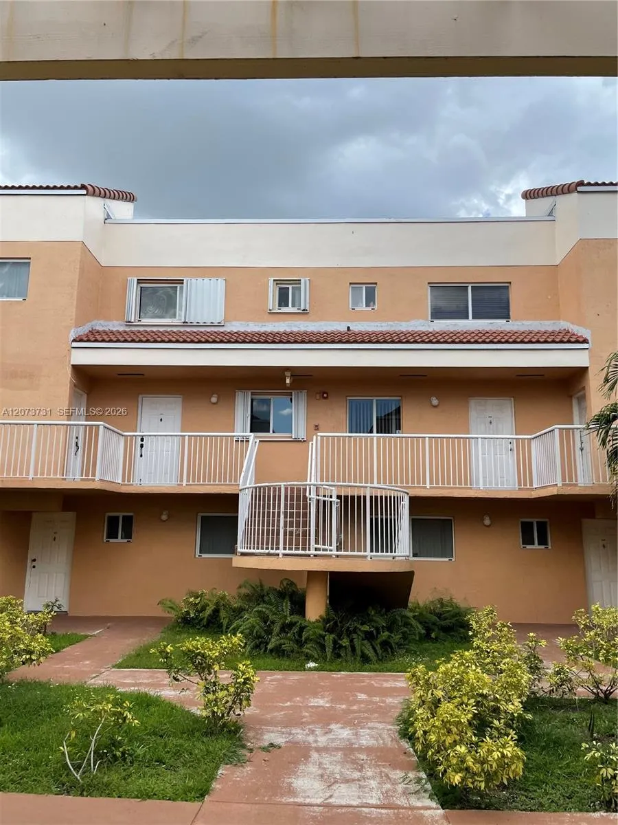 14911 SW 80th St #203 Miami, FL 33193