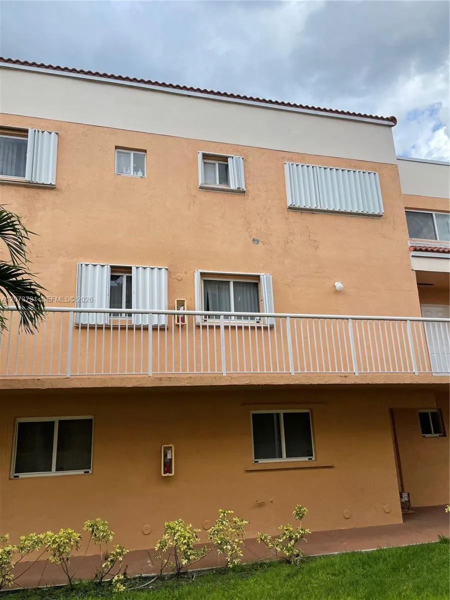 14911 SW 80th St #203 Miami, FL 33193