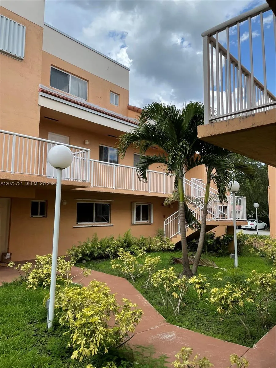 14911 SW 80th St #203 Miami, FL 33193