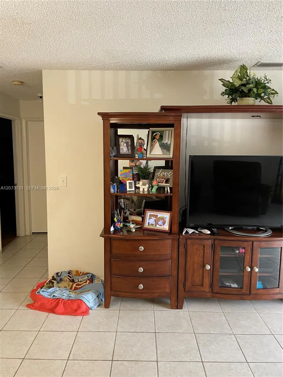 14911 SW 80th St #203 Miami, FL 33193