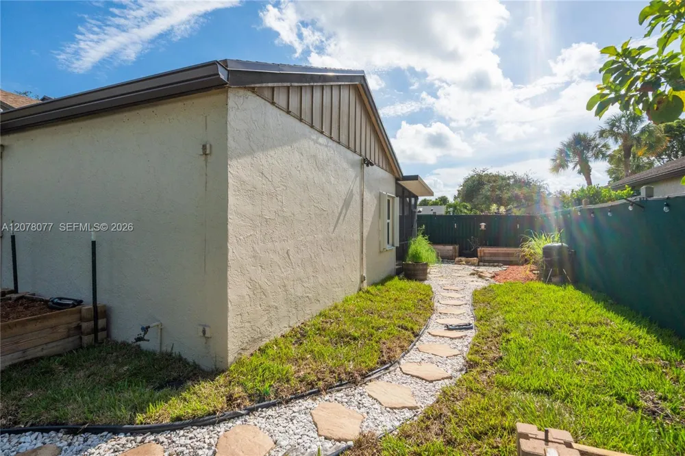 6526 Windsor Dr Parkland, FL 33067