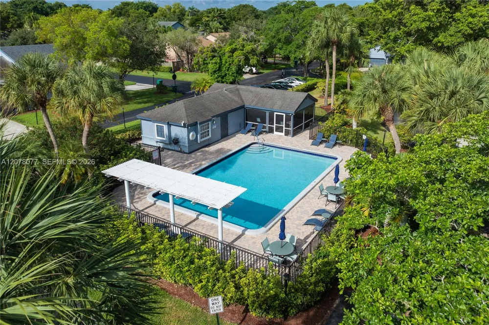 6526 Windsor Dr Parkland, FL 33067