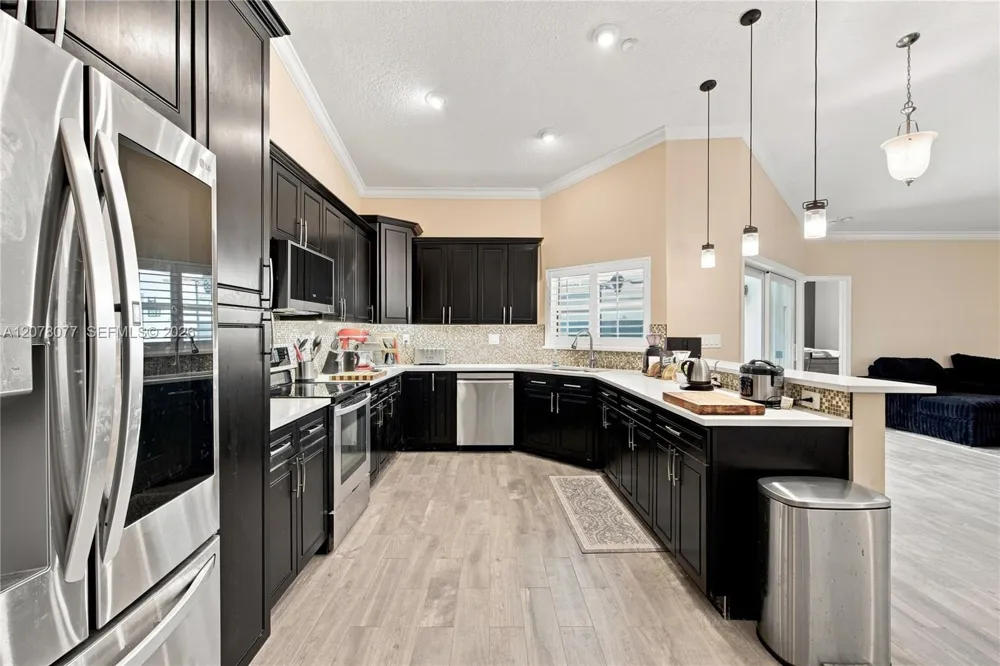 6526 Windsor Dr Parkland, FL 33067