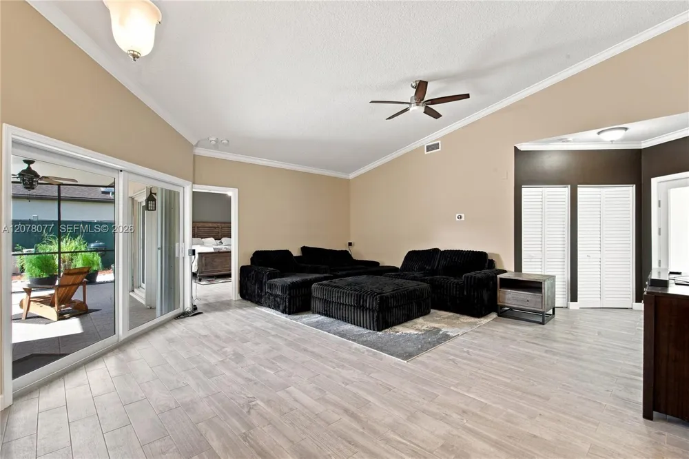 6526 Windsor Dr Parkland, FL 33067