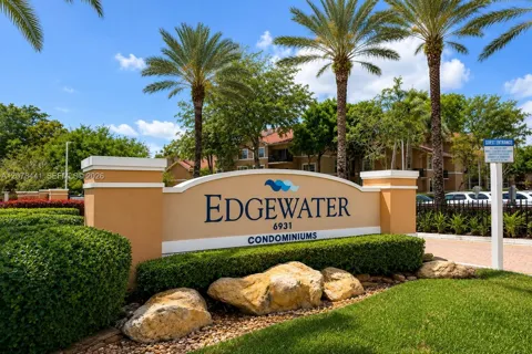 8821 Wiles Rd #304
