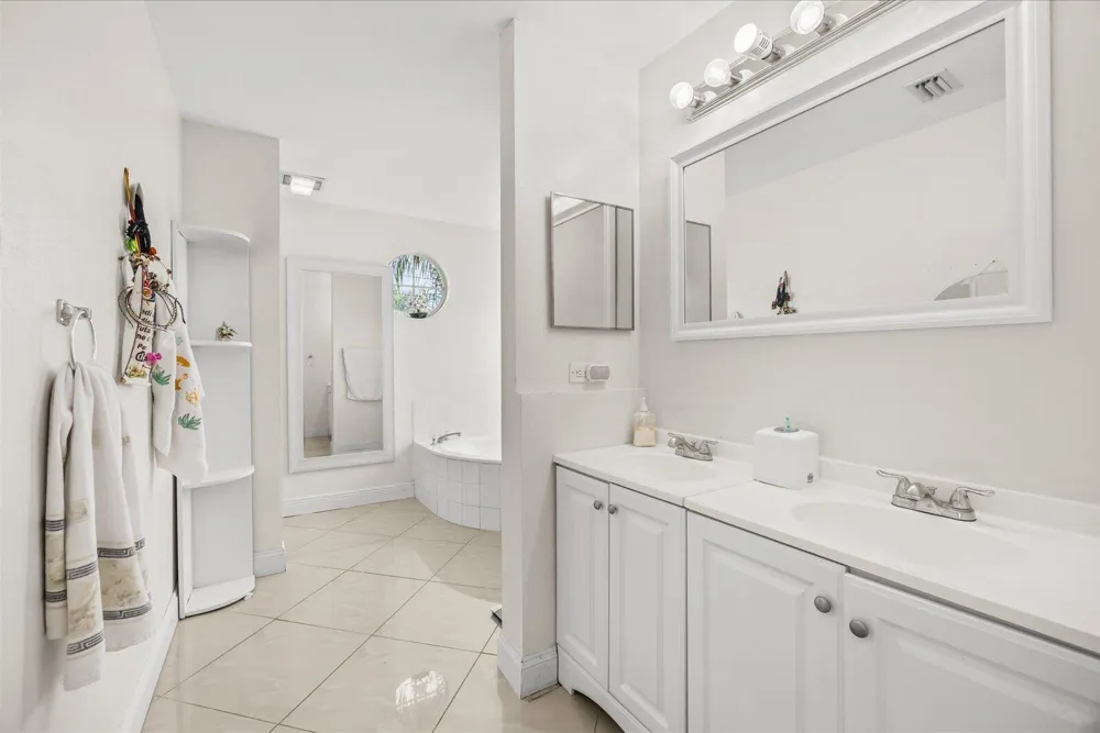 2962 SE BELLA ROAD Port St. Lucie, FL 34984