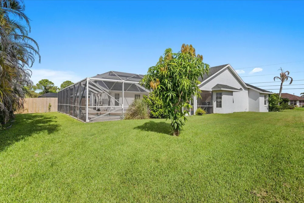 2962 SE BELLA ROAD Port St. Lucie, FL 34984