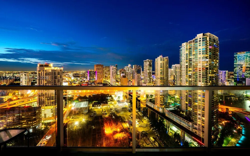185 SW 7th St #3609 Miami, FL 33130