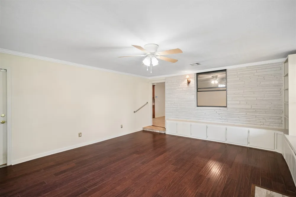 5247 S Columbia Avenue Tulsa, OK 74105