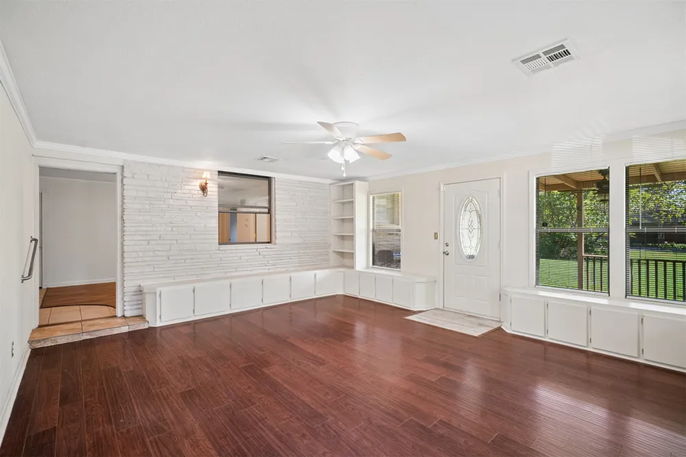 5247 S Columbia Avenue Tulsa, OK 74105