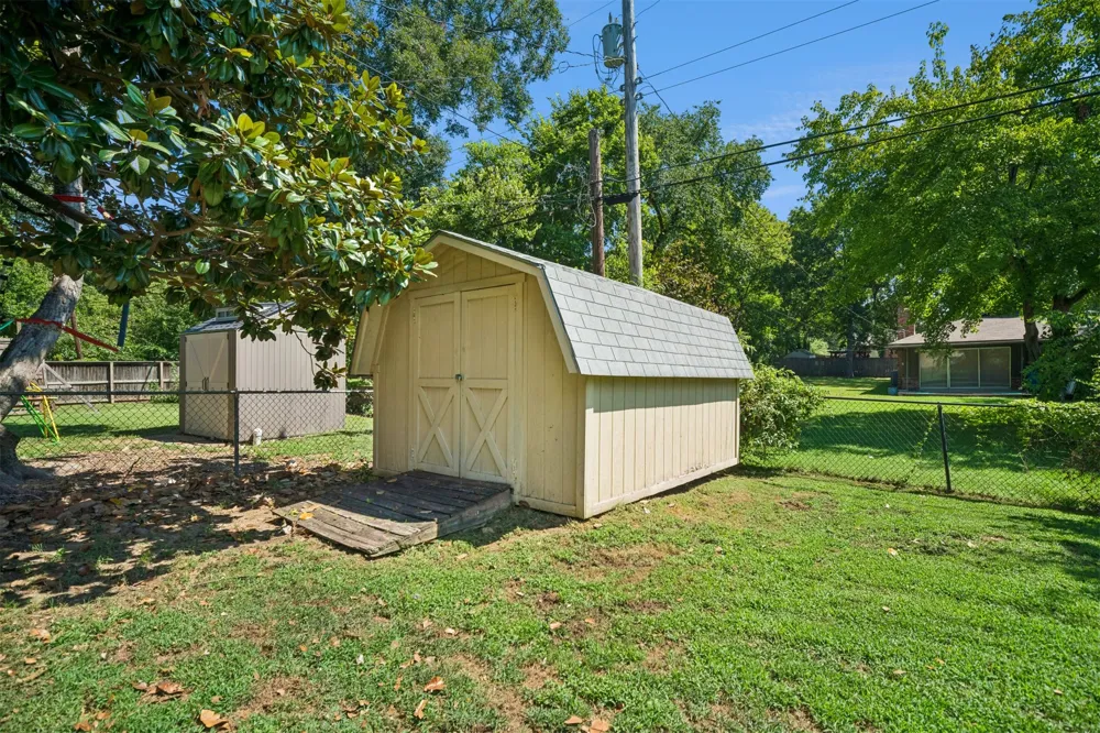 5247 S Columbia Avenue Tulsa, OK 74105
