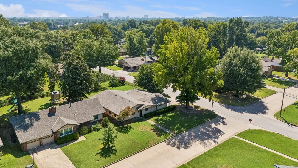 5247 S Columbia Avenue Tulsa, OK 74105