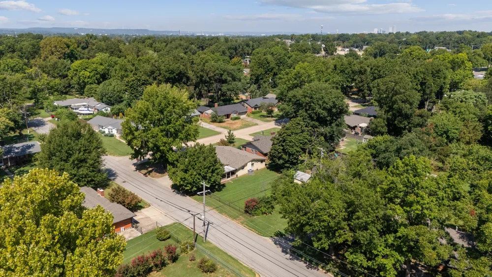 5247 S Columbia Avenue Tulsa, OK 74105
