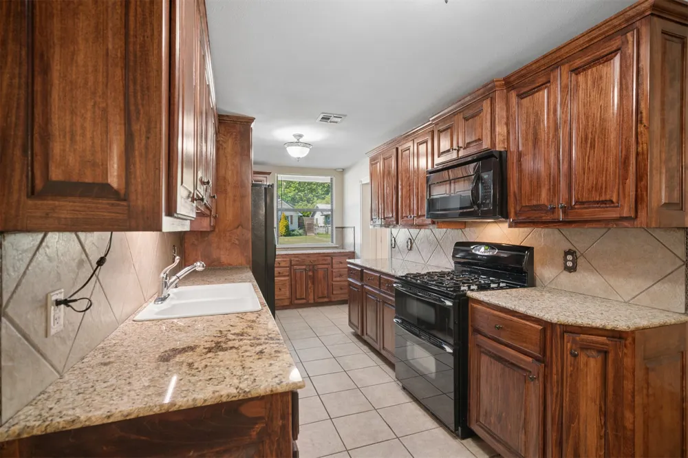 5247 S Columbia Avenue Tulsa, OK 74105