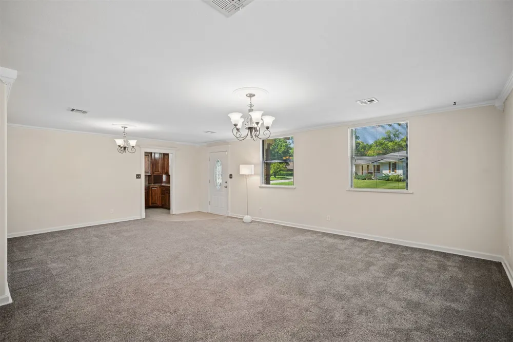 5247 S Columbia Avenue Tulsa, OK 74105