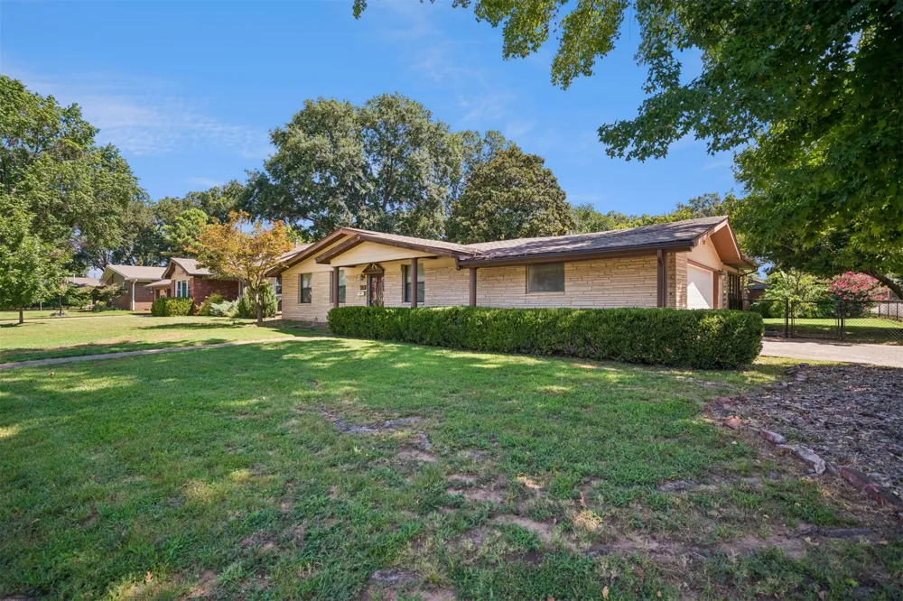 5247 S Columbia Avenue Tulsa, OK 74105