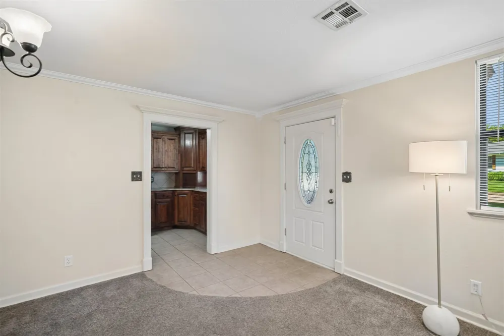 5247 S Columbia Avenue Tulsa, OK 74105