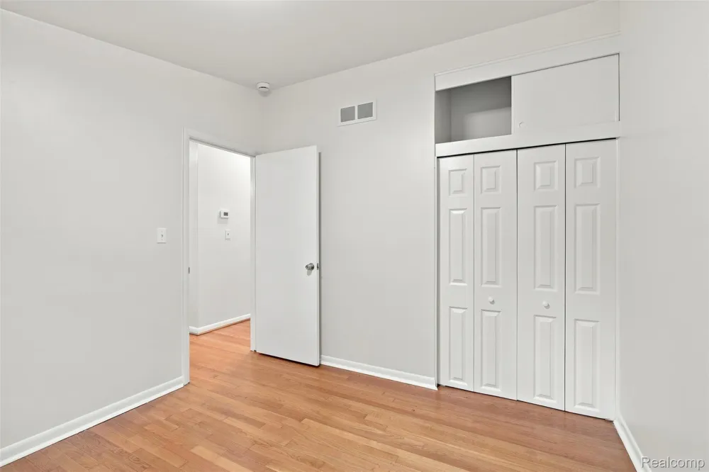 1011 Brooklawn Drive Troy City, MI 48084