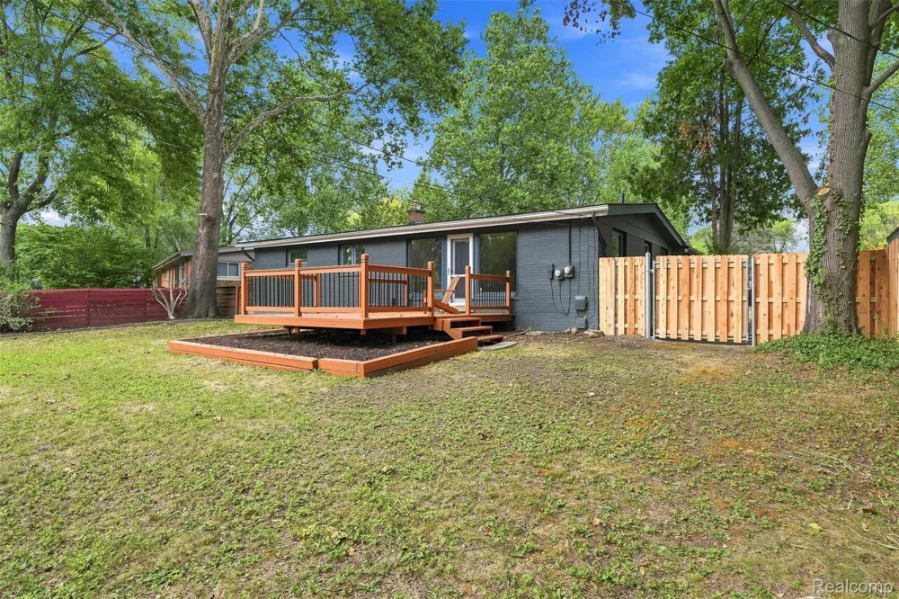 1011 Brooklawn Drive Troy City, MI 48084
