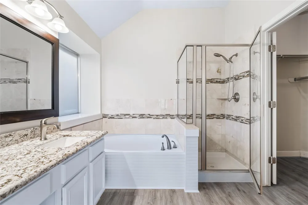 8823 Saratoga Drive Sugar Land, TX 77479