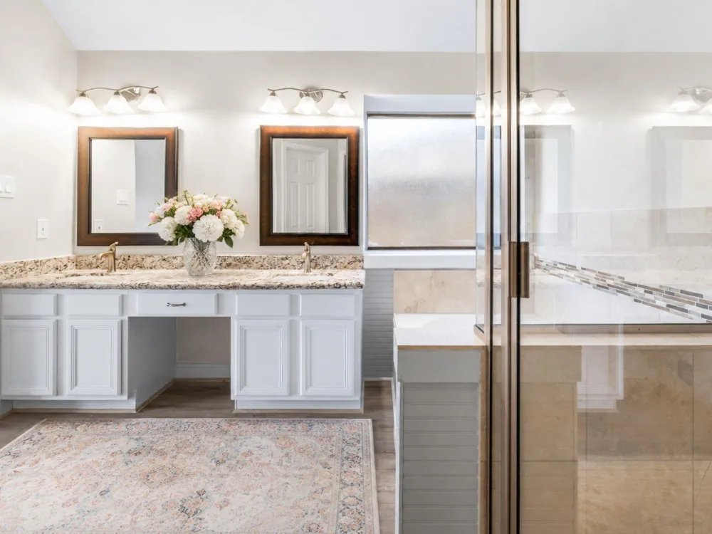 8823 Saratoga Drive Sugar Land, TX 77479