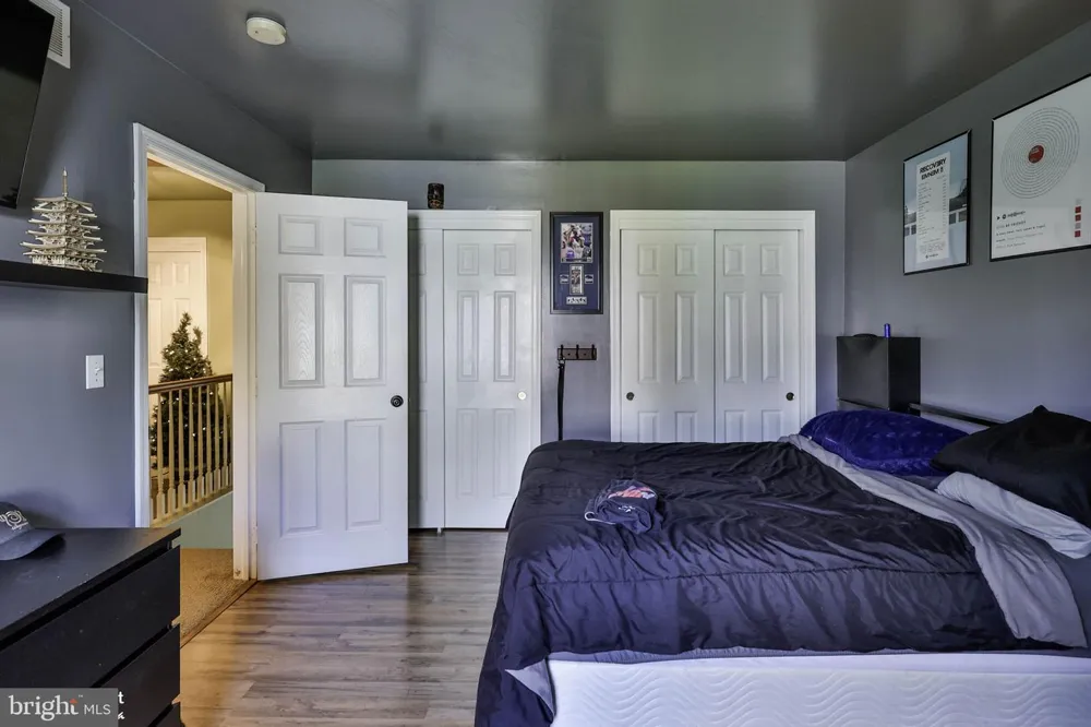 5016 FOXRUN LANE Whitehall, PA 18052