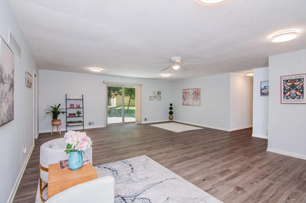 21411 Orchard Lake Road Farmington Hills, MI 48336